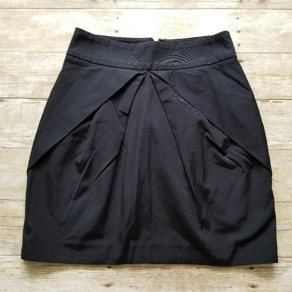 @ BEBE BACK ZIP PLEATED FRONT BLACK MINI SKIRT